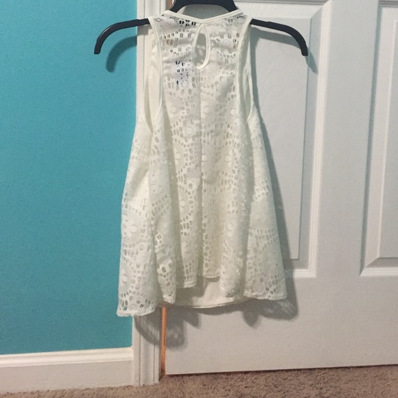 White Top with Necklace - Picture 2 of 3