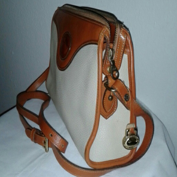 DOONEY & BOURKE VINTAGE HANDBAG - Picture 2 of 4