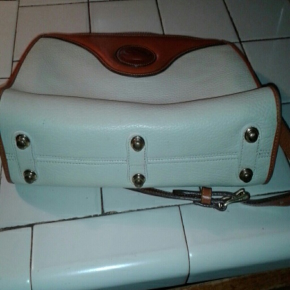 DOONEY & BOURKE VINTAGE HANDBAG - Picture 4 of 4