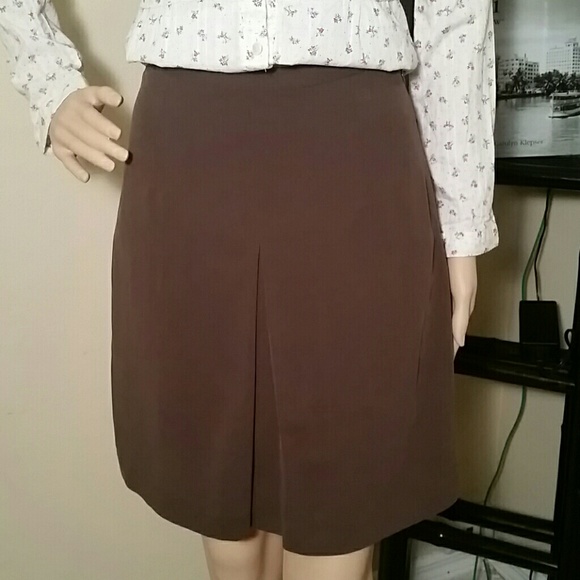 Selling only the skirt.top is sold in another list - Picture 3 of 4