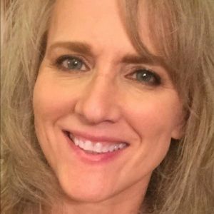 Meet your Posher, Debra