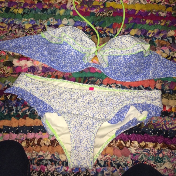 VS ruffle bikini