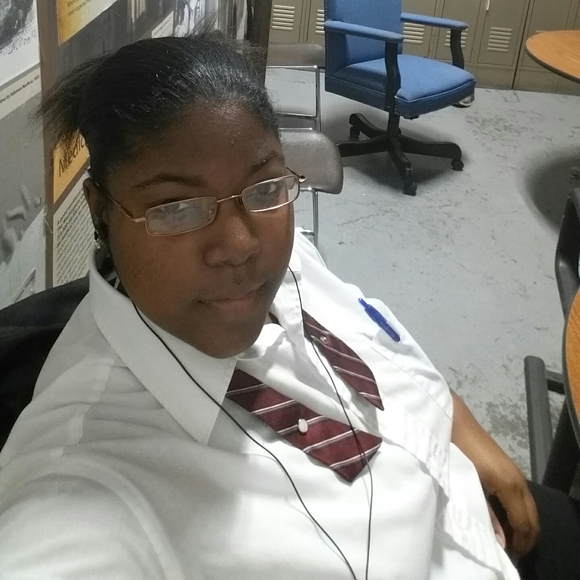 Meet your Posher, Makisha - Picture 1 of 1