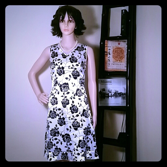 Black and white floral design dress