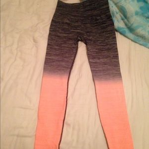 Faded workout leggings, size M/L