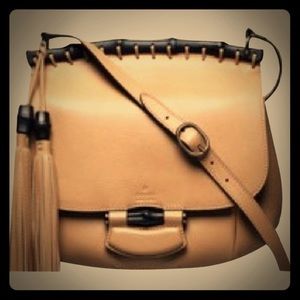 Medium tussle cross body