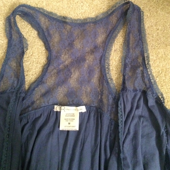 Sleeveless flowly cardigan with lace panels - Picture 2 of 3