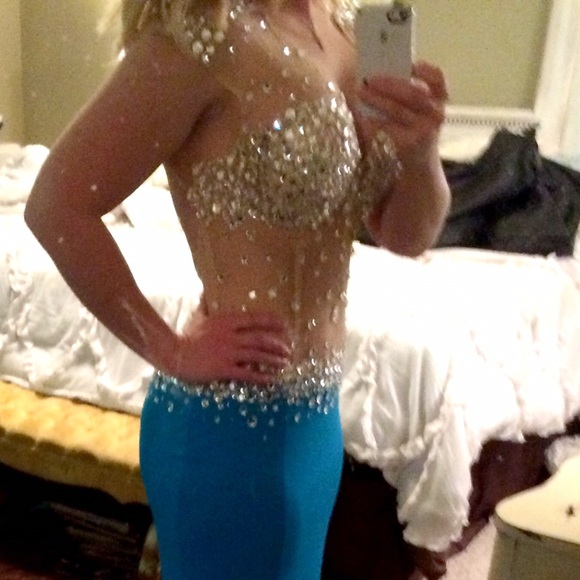 SOLD on Mer Jovani Blue Nude & crystal formal - Picture 3 of 3