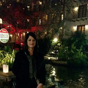 Meet your Posher, Dena