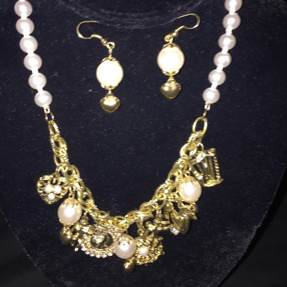 Pearl and coin statement Necklace
