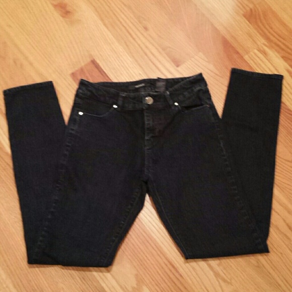 REDUCED Tahari dark skinny jeans