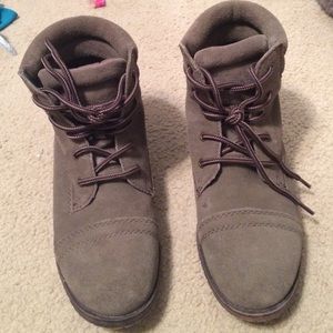 Steve Madden booties RESERVED