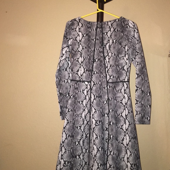 Michael Kors printed dress in XS - Picture 2 of 4