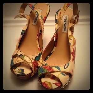 Steve Madden "tumbled" sling back heels