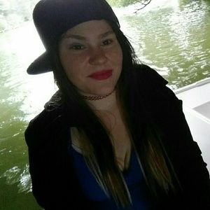 Meet your Posher, Steph