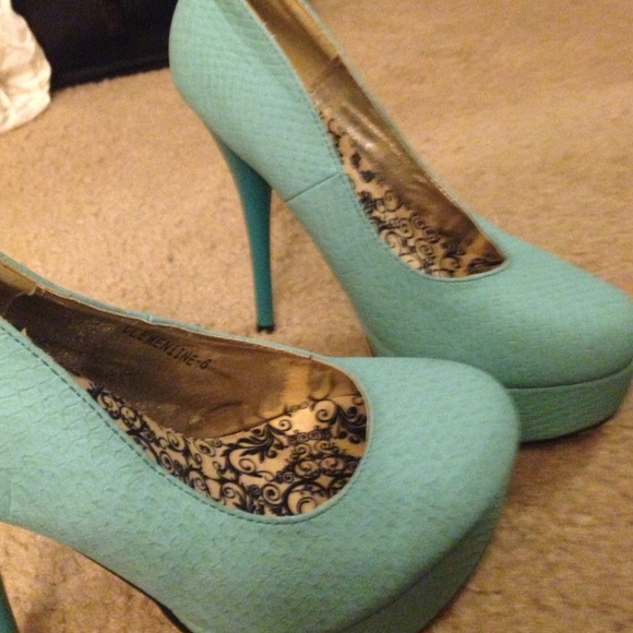 Teal pumps