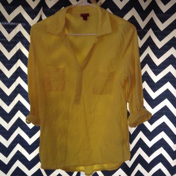 Yellow cotton collared shirt