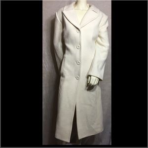 Plus size 18p button down cream 3/4 length coat