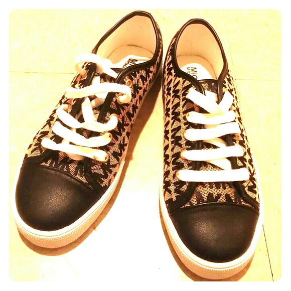 Authentic Michael Kors Youth kids Sneakers