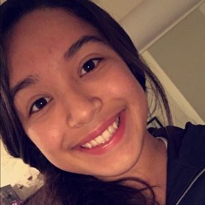 Meet your Posher, Gabriela