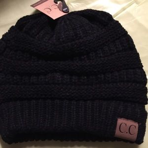 CC Chunky knit beanie, black, cream, tan