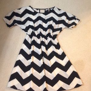 Black and white chevron dress!
