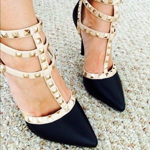 Charlotte Russe Black/Nude Pumps Heels