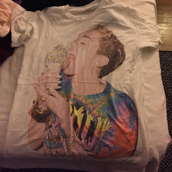 Miley Cyrus tshirt