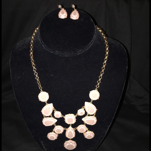 Tear Drop necklace Pink .