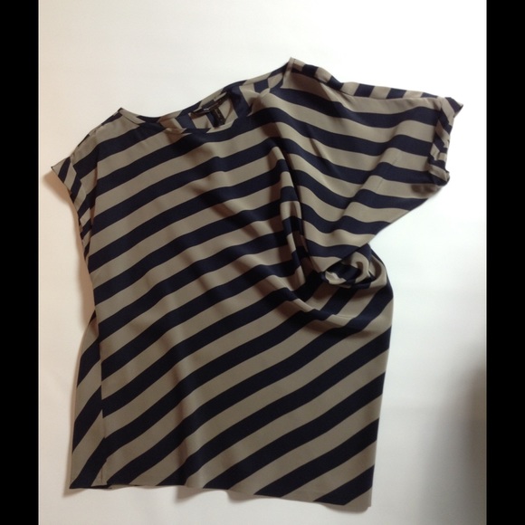 BCBGMAXAZRIA STRIPE BLOUSE.