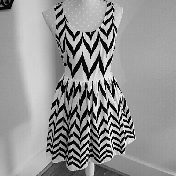 Ruby Rox Dresses & Skirts - *HP* Fun and flirty dress