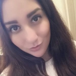 Meet your Posher, Estefania