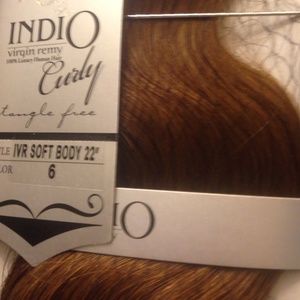One pack of Hollywood Indio Remy soft body 22"