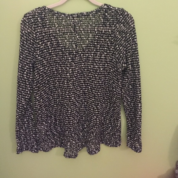 Black and White v neck sweater - Picture 2 of 4