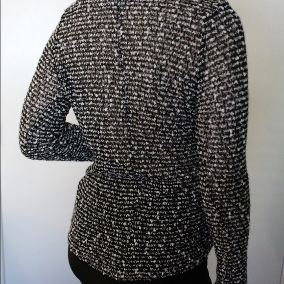 Black and White v neck sweater - Picture 3 of 4