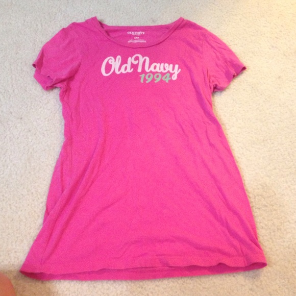 Simple old navy tee