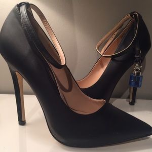 JustFab Jaslene Heels - Black