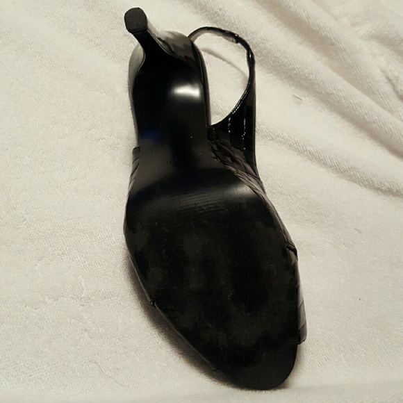 Shoes - Picture 4 of 4