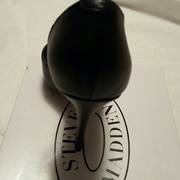 Shoes - Picture 3 of 4