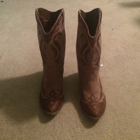Cowboy boots size 8.5