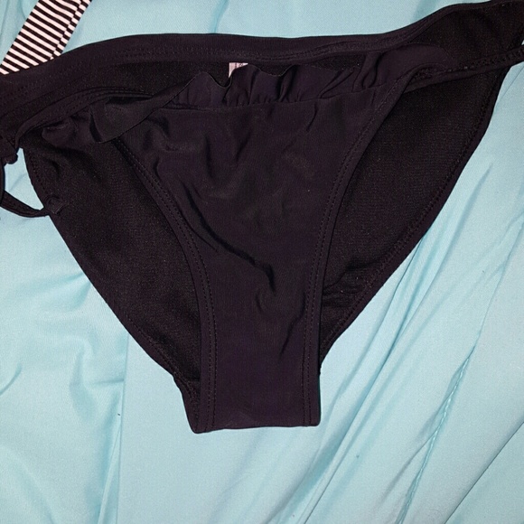 bikini - Picture 3 of 4