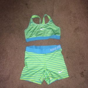 Nike pro sports bra and spandex