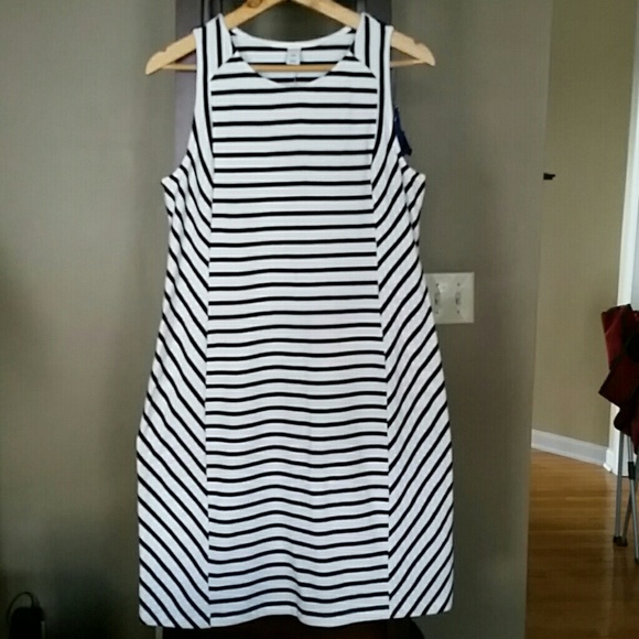 Old Navy Dresses & Skirts - NWOT White & black striped dress