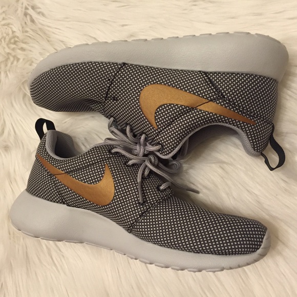 nike roshe grey with gold swoosh nike roshe grey with gold swoosh