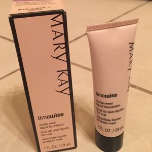 Timewise matte-wear liquid foundation- beige 2