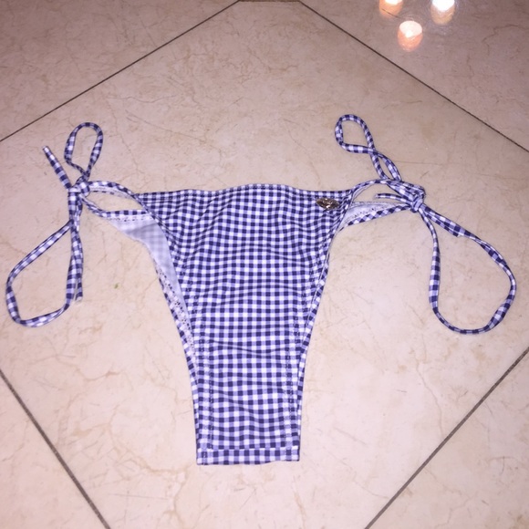 The girl next door bikini - Picture 3 of 3