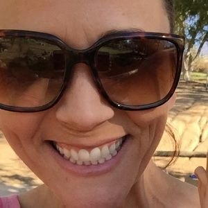 Meet your Posher, Darcy