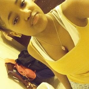 Meet your Posher, Jamesha