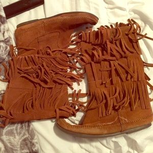 Fringe boots!