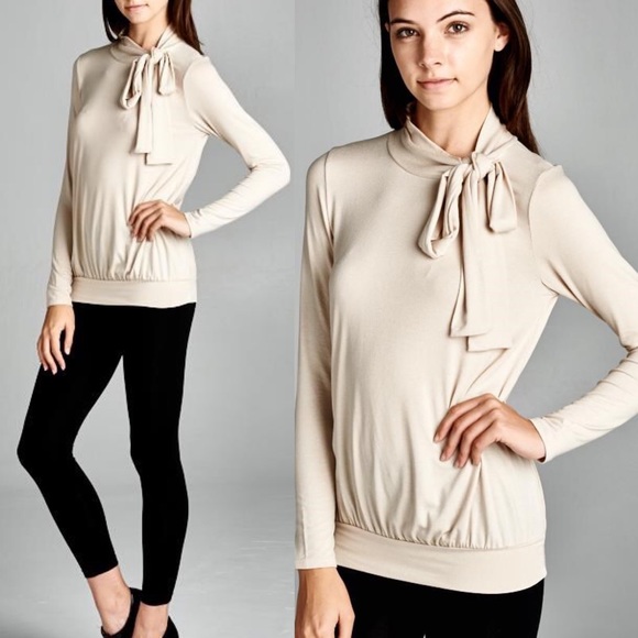 Bow Tie Sweater - Picture 3 of 3